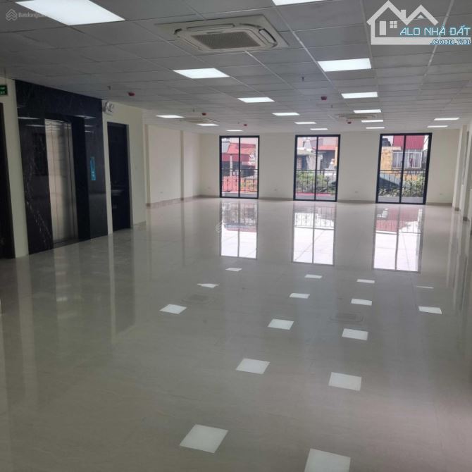 Cho thuê sàn văn phòng 165m2 tại mặt Đường Thụy Khuê, Tây Hồ.
