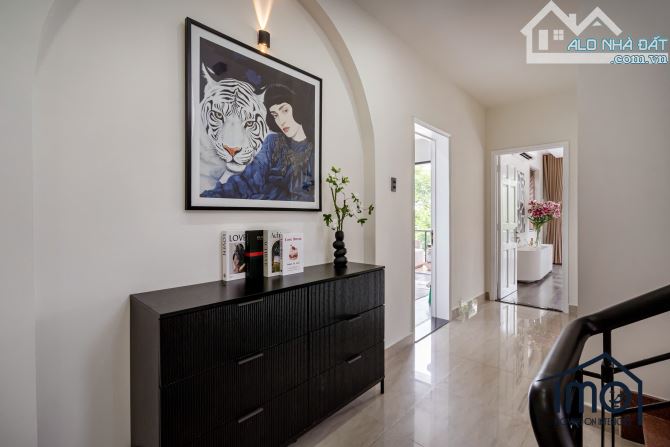 Cho thuê biệt thự full nội thất cao cấp, có hồ bơi trong nhà, tại trung tâm Quận 2