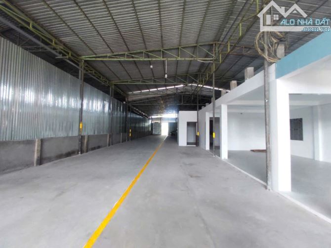 Cho thuê kho 2000m2 mặt tiền đường container,có sẵn 3 pha tại TP Bến Tre