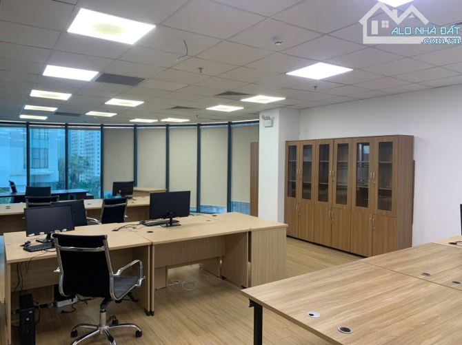 Cho thuê văn phòng Đường lê văn lương diện tích 500m2 giá chỉ 105tr/tháng