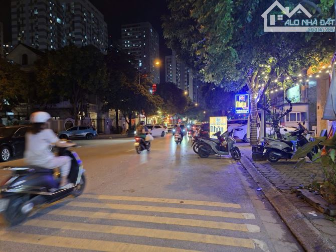 Cho thuê mặt bằng tầng 3 làm Văn phòng ở Linh Đàm, Hoàng Mai dt 100m2/sàn, giá 12tr/th.