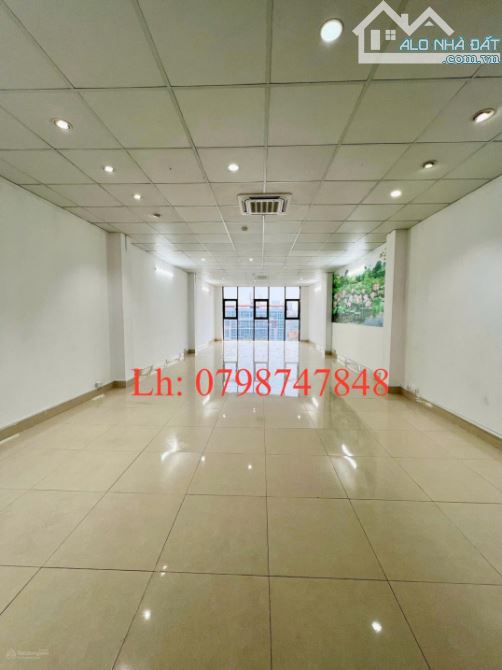 CHO THUÊ VĂN PHÒNG TẠI ĐƯỜNG PHẠM VĂN ĐỒNG GIAO CẦU VƯỢT MAI DỊCH 80M2 GIÁ 14TR