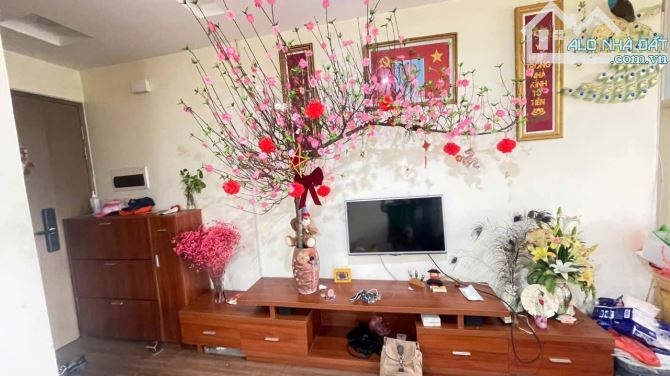 CHO THUÊ CHUNG CƯ RUBY 3 PHÚC LỢI LONG BIÊN 7.5 TRIỆU 70m 2 NGỦ 2 WC ĐỦ NỘI THẤT