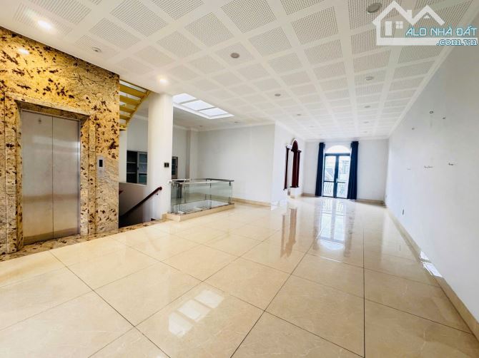 Cho thuê mặt bằng 150m2 tầng 3 tòa nhà khu D2D trung tâm Biên Hòa