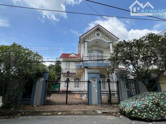 Cho thuê biệt thự 5 phòng full nội thất khu 148 có sân rộng