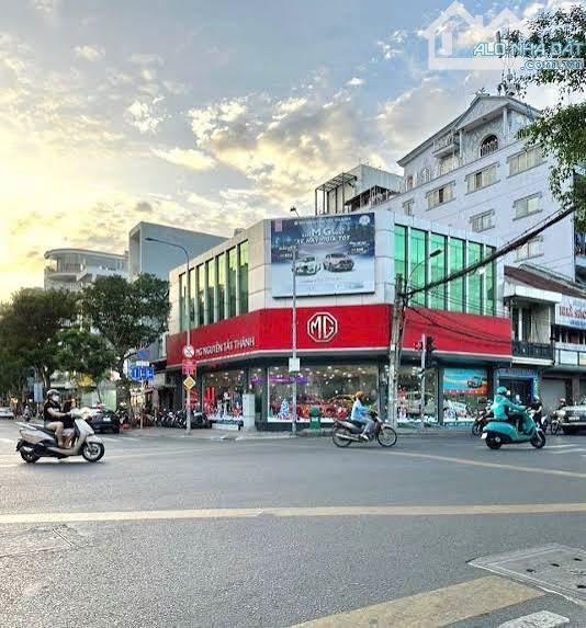 CHO THUÊ MẶT BẰNG CHÂN ĐẾ KĐT VIỆT HƯNG – DIỆN TÍCH LINH HOẠT 300–1000M² l