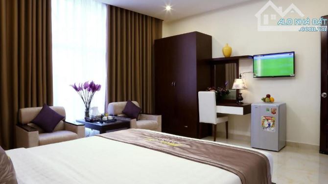 Cho thuê khách sạn 34 phòng cao cấp sát chợ Bến Thành quận 1