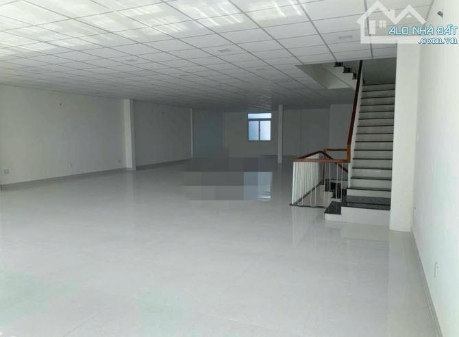 SIÊU PHẨM NÚI THÀNH 205M*5 TẦNG VIP ,CÓ THANH MÁY trống suốt