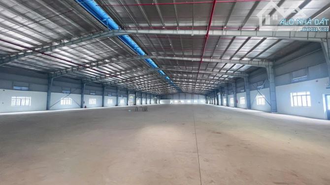CHO THUÊ KHO XƯỞNG BẾN LỨC LONG AN 3000M2 GIÁ 130TR- PCCC ĐẦY ĐỦ- ĐƯỜNG CONT