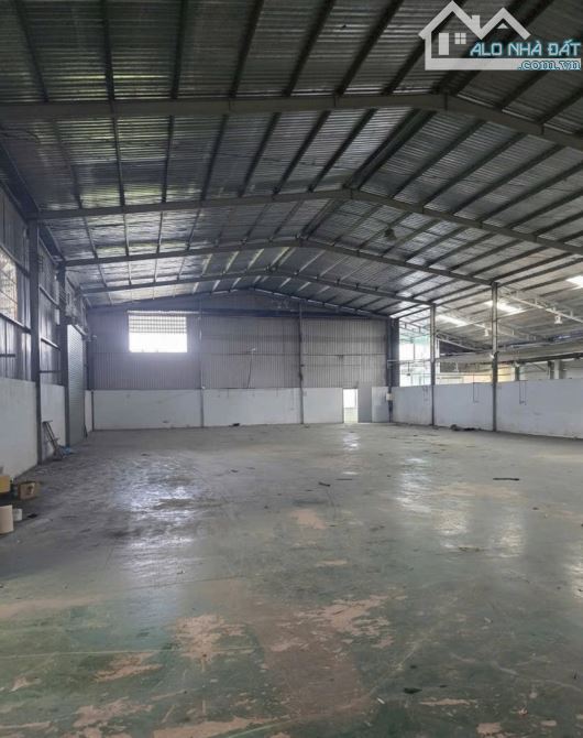 bán xưởng gần khu công nghiệp đức hoà 1.886m2 sổ hồng