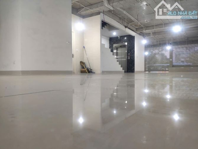 CHO THUÊ MẶT BẰNG T1,2 KINH DOANH- THANG MÁY, MẶT PHỐ NGÔ GIA TỰ, LONG BIÊN.