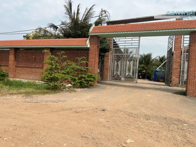 cho thuê kho xưởng sản xuất được ngành nghề khó đường bờ kênh gần tây lân hương lộ 2