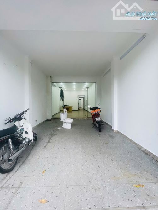 Cho thuê nhà ngõ 15 phố Trần Kim Xuyến. Diện tích 95m2 x 5 tầng, đường 10m