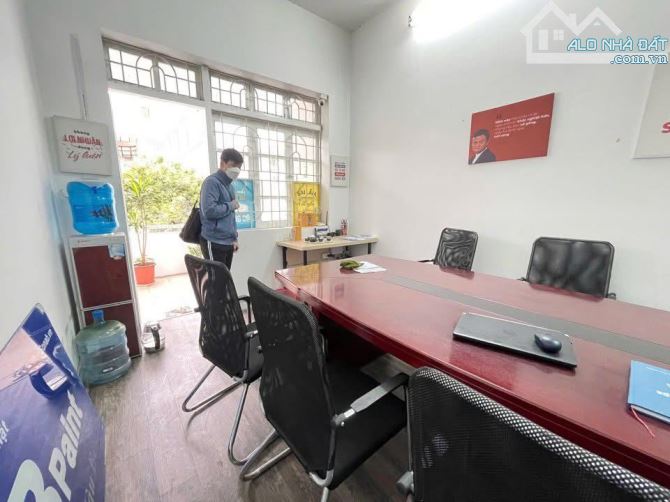CHO THUÊ VĂN PHÒNG TẠI ĐƯỜNG GIẢI PHÓNG - GIÁP BÁT 30M2 GIÁ 3TR9 / THÁNG.