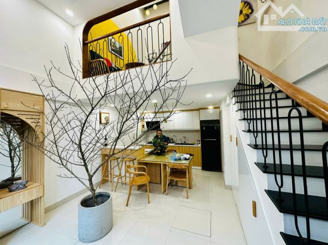 Cho thuê nhà nguyên căn 33m² x 4 tầng, Xuân Đỗ, Long Biên – 9 triệu/tháng – 3 ngủ full đồ