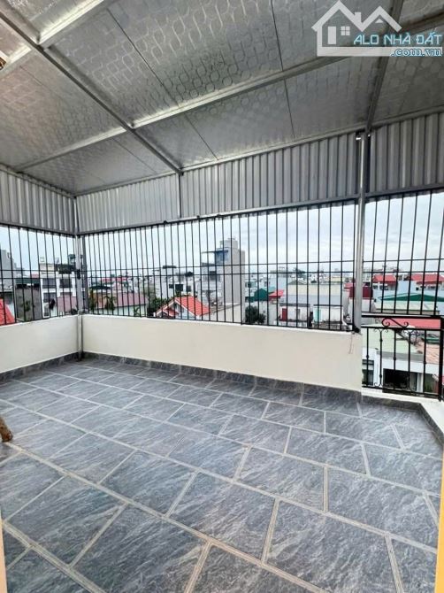CHO THUÊ NHÀ THẠCH BÀN LONG BIÊN 42m 5 TẦNG,8.5 TRIỆU Ô TÔ KINH DOANH GẦN CHỢ ĐỒNG DINH