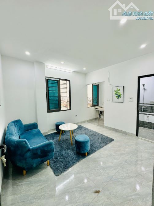 Cho Thuê CCMN 98 Tân Triều Thanh Trì 35m2 1N1K Cửa Sổ Thoáng Thang Máy Full Đồ Gần Chợ