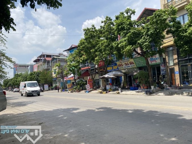 HIẾM – MẶT PHỐ TRUNG TÂM QUANG MINH – 90M² – MT5M – HƠN 9 TỶ VỈA HÈ – KINH DOANH NGÀY ĐÊM