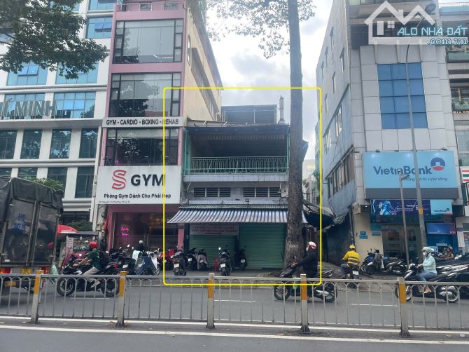 Cho Thuê GÓC 2MT 8x22m đường Nguyễn Tri Phương quận 10