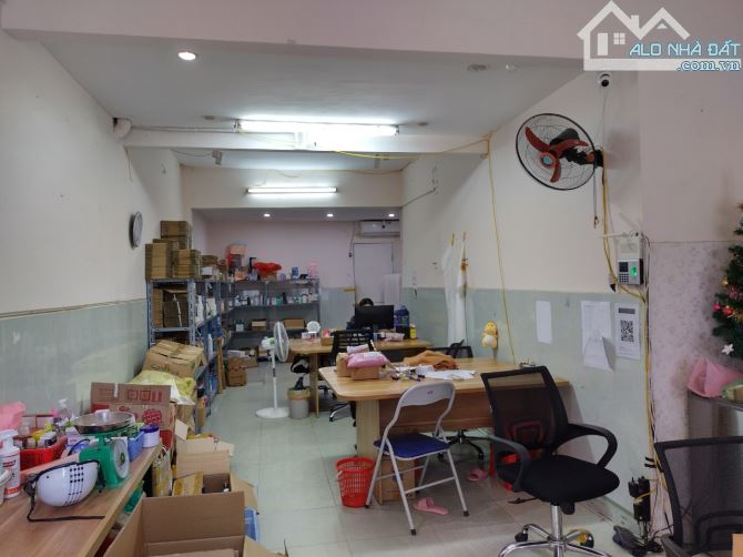Cho thuê tầng 1 ngõ Huỳnh Thúc Kháng, riêng biệt. 50m2