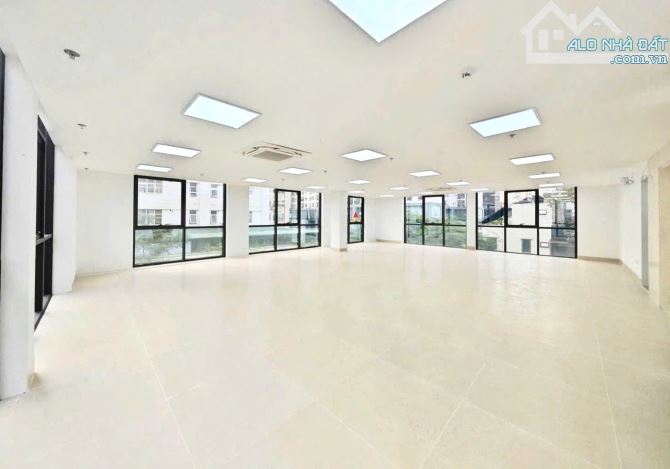 CHO THUÊ NHÀ NGUYÊN CĂN 3 TẦNG LÀM VĂN PHÒNG – 600 m² – CÓ HẦM ĐỂ XE