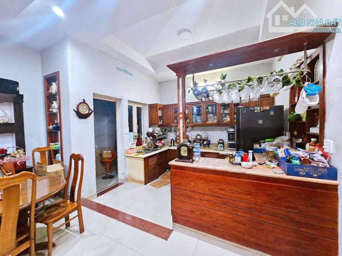 Cho thuê villa An Khánh 8x16m – 3 tầng, 6PN, hẻm xe hơi 40tr/tháng