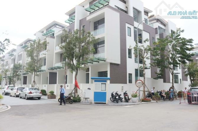 Cho thuê Biệt Thự Imperia Garden 143 Nguyễn Tuân, 190m2 x4 tầng 1 hầm, thang máy