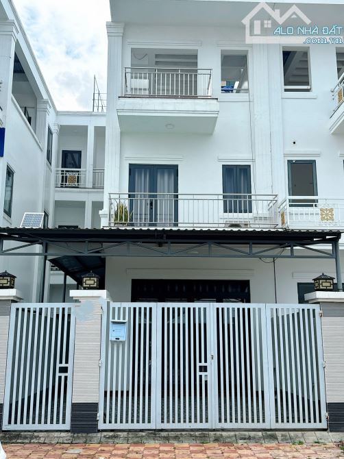 Cho thuê nhà 1 trệt 2 lầu khu đô thị Hưng Phú 12 triệu