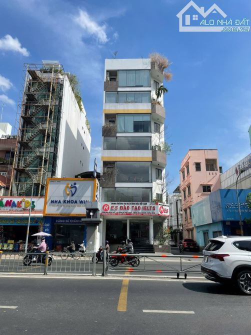 Building 3MT Cộng Hòa / DT: 8.5x25m / Hầm 7 tầng / DTSD: 1200m2 / Gía thuê: 300tr