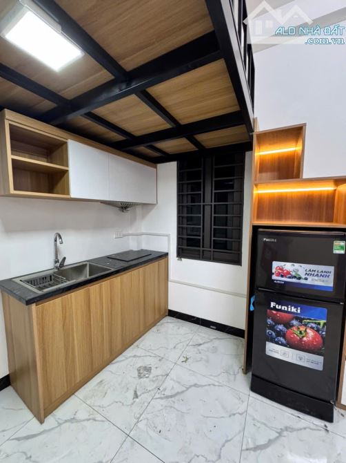Cho Thuê CCMN 109 Quan Nhân Thanh Xuân 28m2 Gác Xép Cửa Sổ Giặt Riêng Thang Máy Full Đồ
