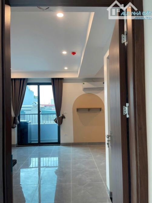 5.5 TRIỆU Cho thuê căn hộ dịch vụ cao cấp ngõ 42 Sài Đồng – Nhà mới tinh – Full nội thất