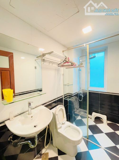 Cho Thuê CCMN 62 NGÕ VÂN HỒ 3 Hai Bà Trưng 80m2 2N1K Cửa Sổ Giặt Riêng Bể Bơi Thang Máy