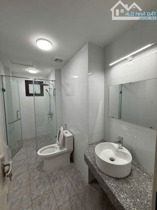 Cho Thuê CCMN 466 Đê La Thành Đống Đa 25-30m2 Studio Cửa Sổ Thang Máy Full Đồ Gần Phố To