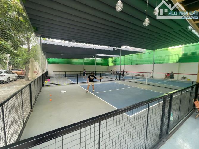 Cho thuê mbkd góc 2 mặt tiền đường lớn khu Tên lửa dtsd 600m2