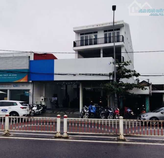 🔥🔥🔥🔥🔥Cho thuê mặt bằng 4 tầng mặt tiền NGUYỄN TẤT THÀNH gần bến xe phía Nam giá tốt