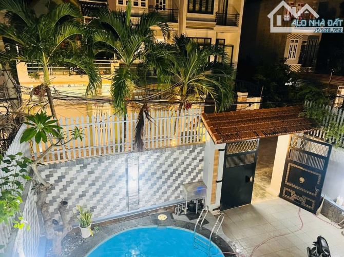 Cho thuê Villa hồ bơi 4 Phòng ngủ đường Phan Chu Trinh Vũng Tàu, 40 triệu.