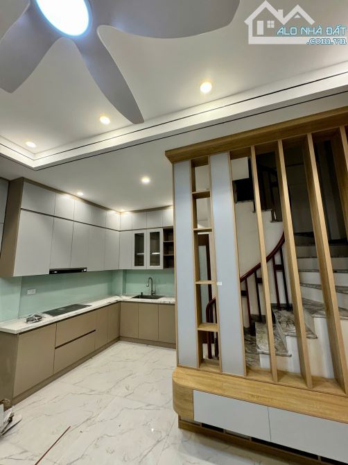 Cho thuê nhà nguyên căn 6 tầng full đồ, Thanh Am- 30m², 4 phòng ngủ- 10 triệu/tháng