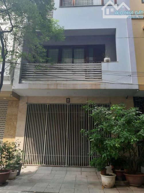 Cho thuê nhà liền kề B22 phố Trung Hòa - Diện tích 80m2 x 4,5 tầng, mặt tiền 5m, đường 10m