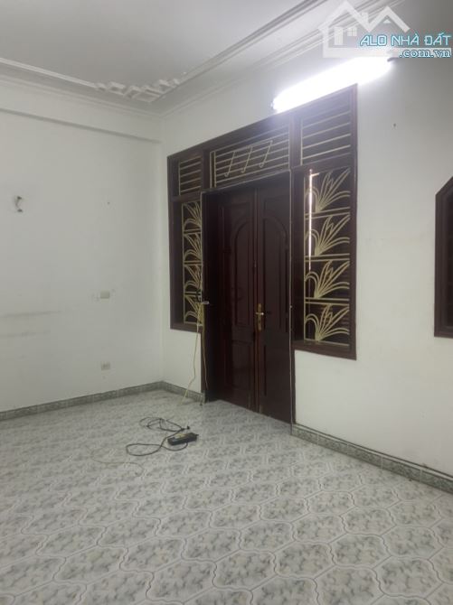 Cho thuê nhà Lê Trọng Tấn – Thanh Xuân DT 60m x 3 tầng, 3 ngủ ôtô đỗ giá thuê 12tr/th