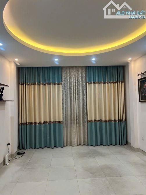 Cho thuê nguyên căn 5 tầng Thạch Bàn- 45m2- 4 ngủ- 13 tr/thg