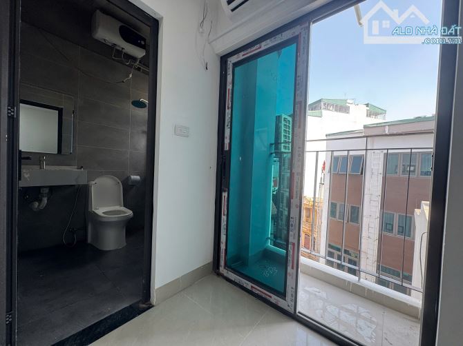 Cho Thuê CCMN 230 Mễ Trì Thượng Nam Từ Liêm 25m2 Studio Cửa Sổ Ban Công Thang Máy Ô Tô