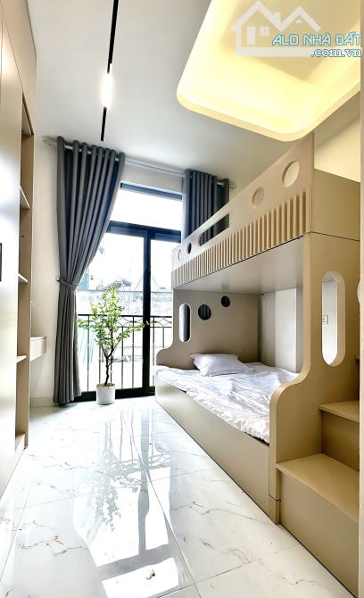 Cho Thuê CCMN 82 Mễ Trì Hạ Nam Từ Liêm 27m2 Studio Giường Tầng Ban Công Thang Máy Full Đồ