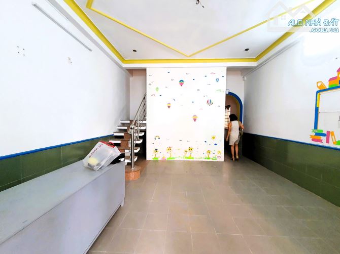 Cho thuê nhà nguyên căn 650m2 đường 2 - Trường Thọ