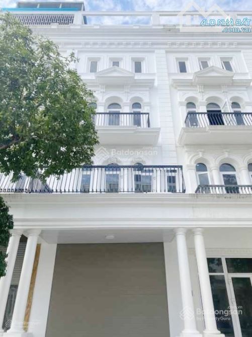 Cho thuê nhà Louis City Đại Mỗ. DT 90m2 x 5 tầng thang máy, full điều hòa. Ô tô đỗ. Giá rẻ