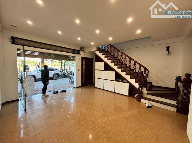 Cho thuê nhà Làng Việt Kiều Châu Âu 70m x 5 tầng 26tr