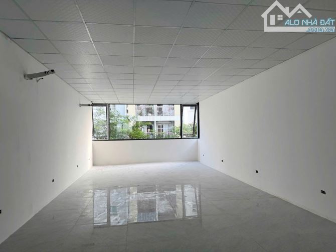 Cho thuê nhà nguyên căn 5 tầng thông sàn, Sài Đồng - 110m²/sàn, thang máy, ô tô tránh - 30