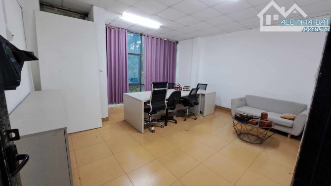 CHO THUÊ VĂN PHÒNG TẠI HỒ TÙNG MẬU GIAO NGUYỄN CƠ THẠCH 50M2 GIÁ 6TR5 / THÁNG .