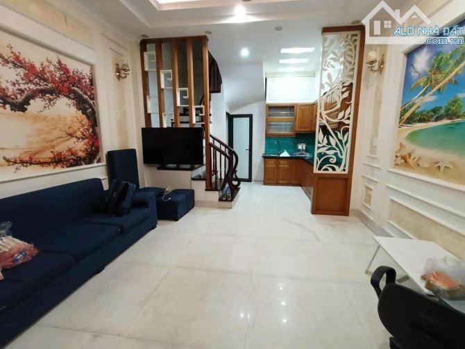 CHO THUÊ NHÀ NGUYÊN CĂN PHÚ DIỄN. 40M2X 5 TẦNG. FULL ĐỒ.