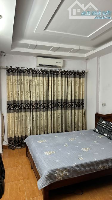 CHO THUÊ! Nhà Thụy Khuê Diện tích 32m2 x 4T, 8.5 tr/th. Full Đồ, Thoáng, Sáng