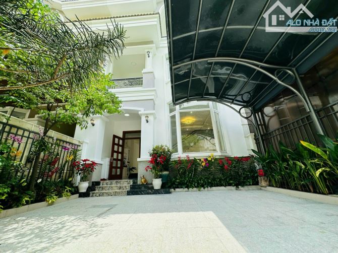 Cho thuê nhanh biệt thự Mỹ Phú 3, Phú Mỹ hưng, quận 7